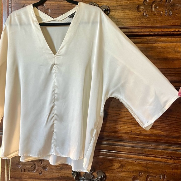 Banana Republic Ivory Satin Top - Picture 3 of 8